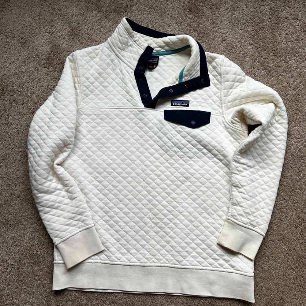 Patagonia Cream and Navy Quilted Pullover